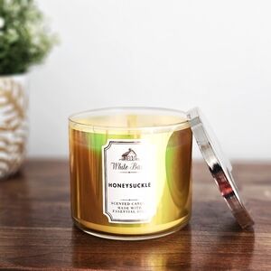 White Barn Sweet Honeysuckle Nectar, Peony Petals, Vanilla Essential Oils Candle